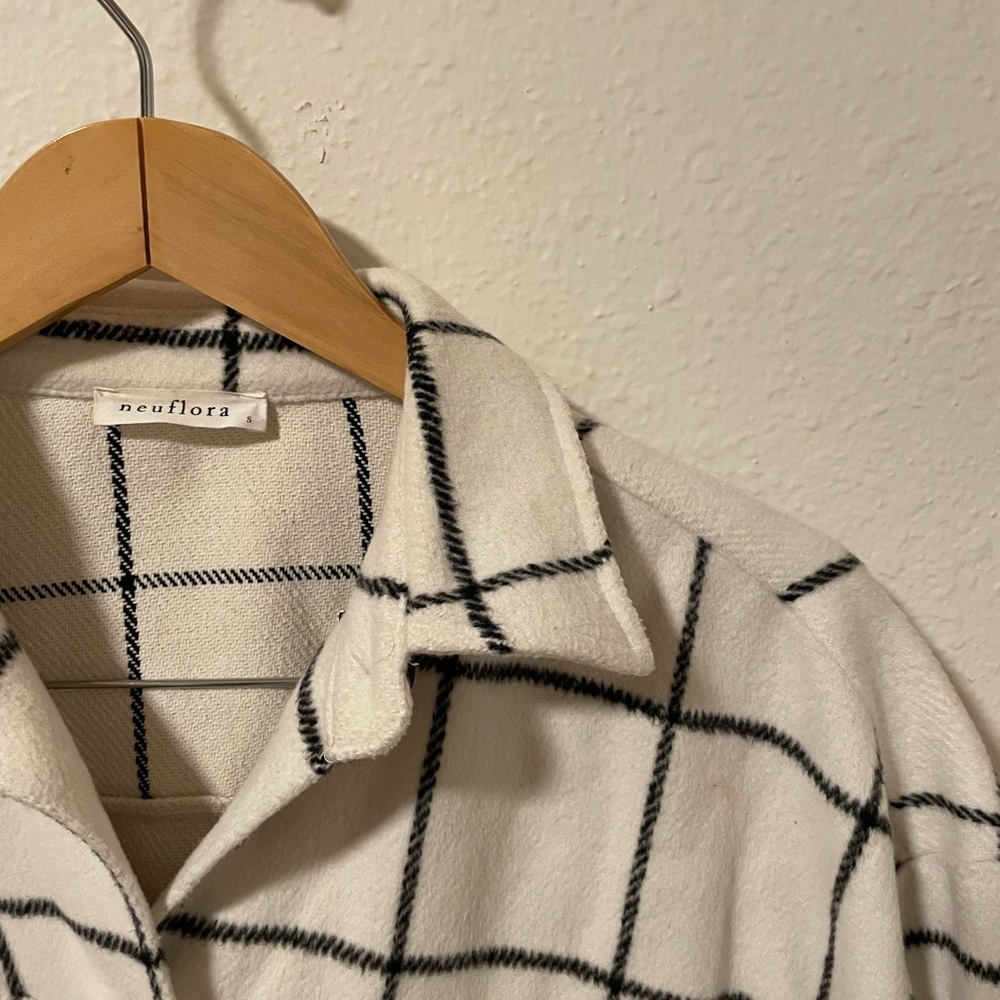 Neuflora White and Black Plaid Jacket - Picture 1 of 3